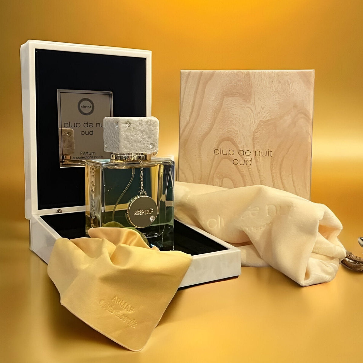 Perfume Armaf Club De Nuit Oud Parfum Unisex 105ML